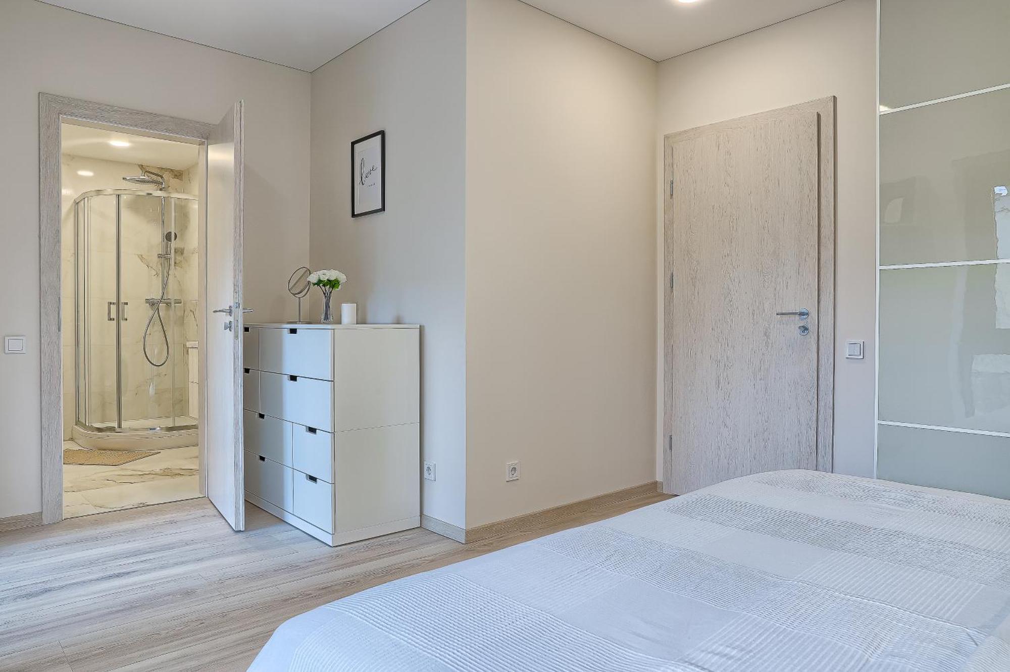Business-Class Apartments 2 X Free Parking X Self Check In 24X7 Вильнюс Экстерьер фото